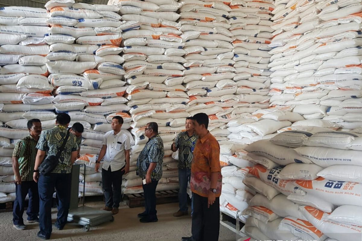 Bulog Riau miliki stok beras 21.000 ton hingga akhir 2019