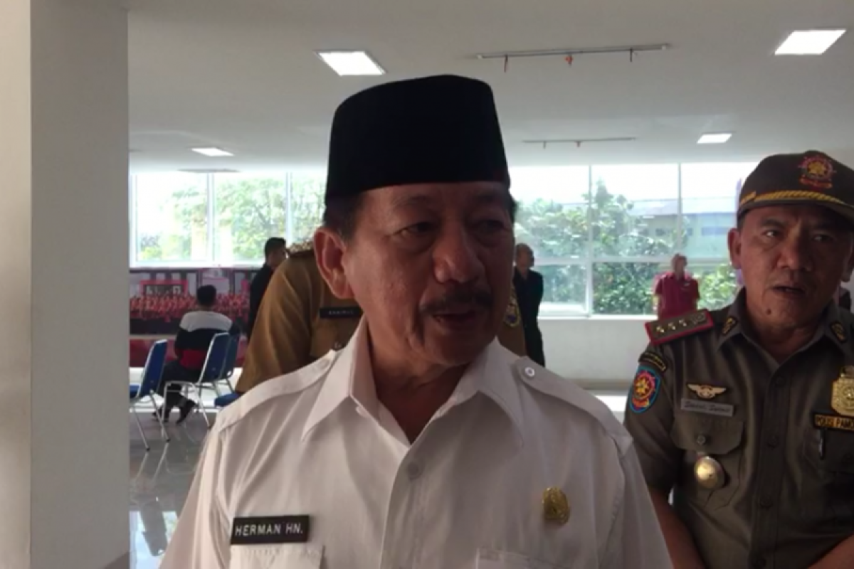 Wali Kota Bandar Lampung minta soal RT yang mundur tak usah  dibesar-besarkan