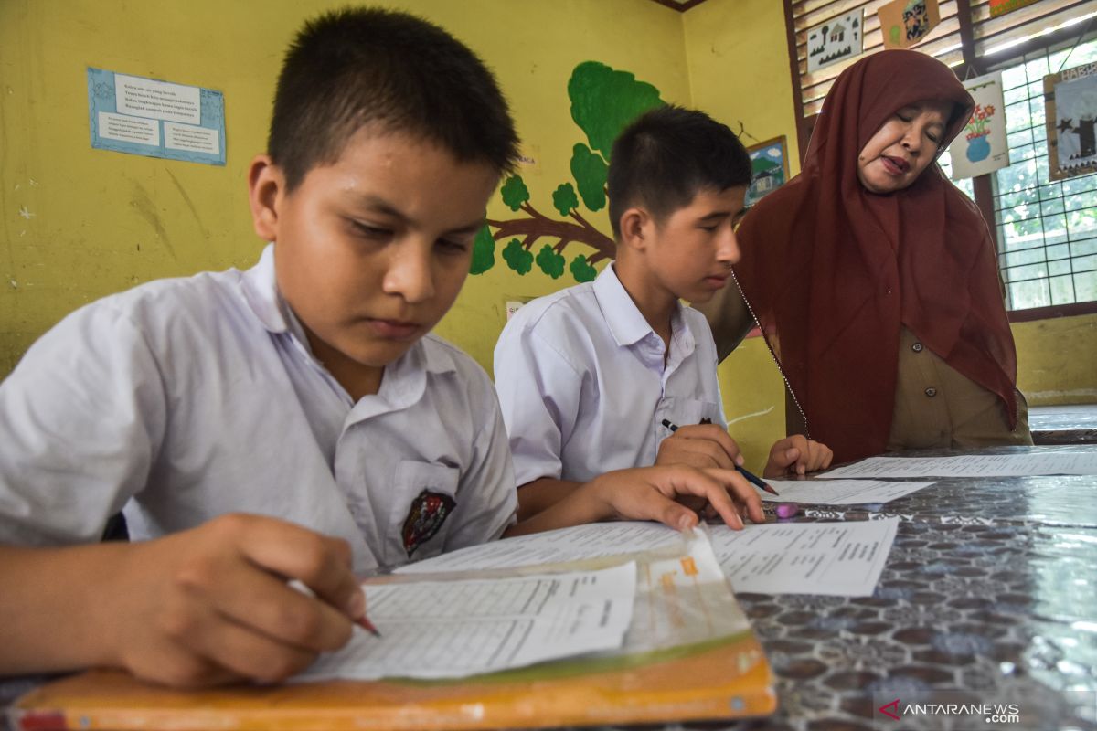 BRIN extends educational support for child refugees in Indonesia