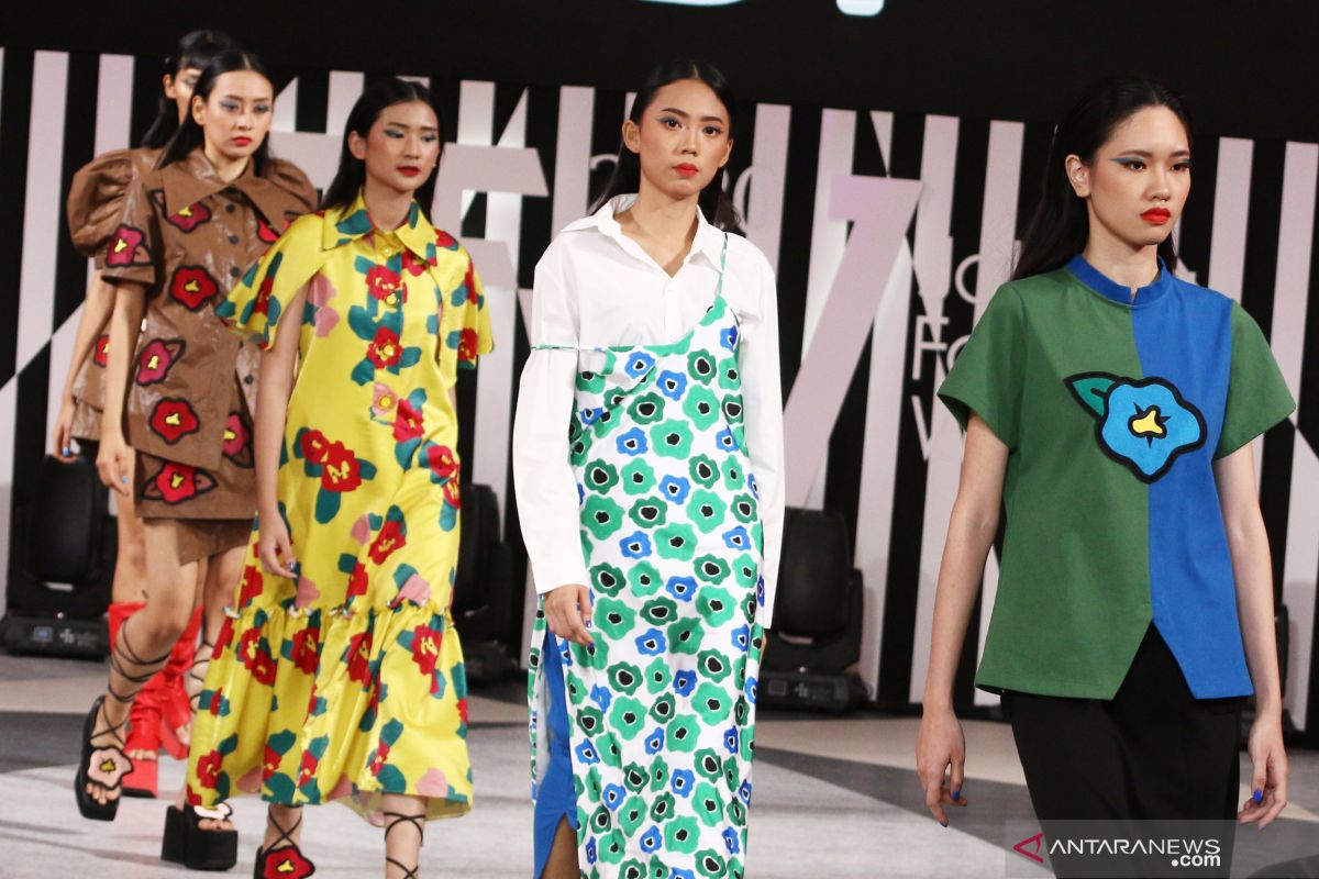 Hari ini, Jakarta Fashion Week hingga pameran seni rupa