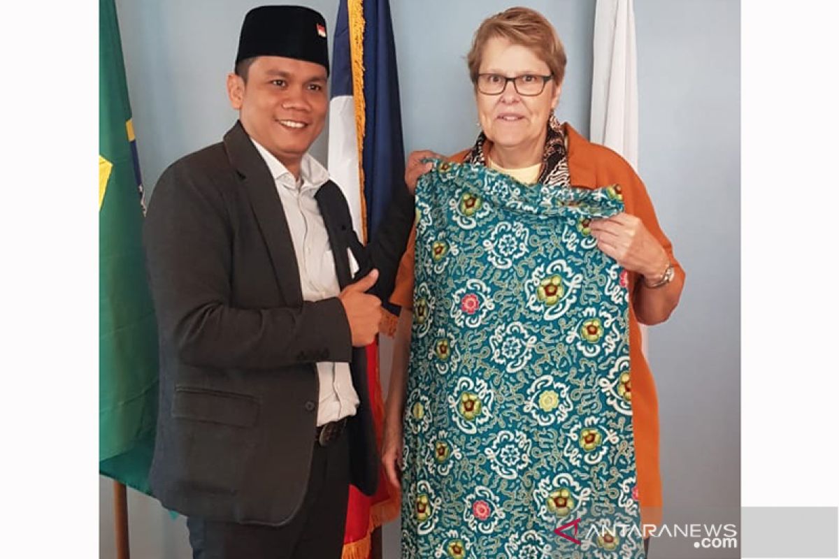 Legislator Bengkulu pamerkan kain besurek di USA