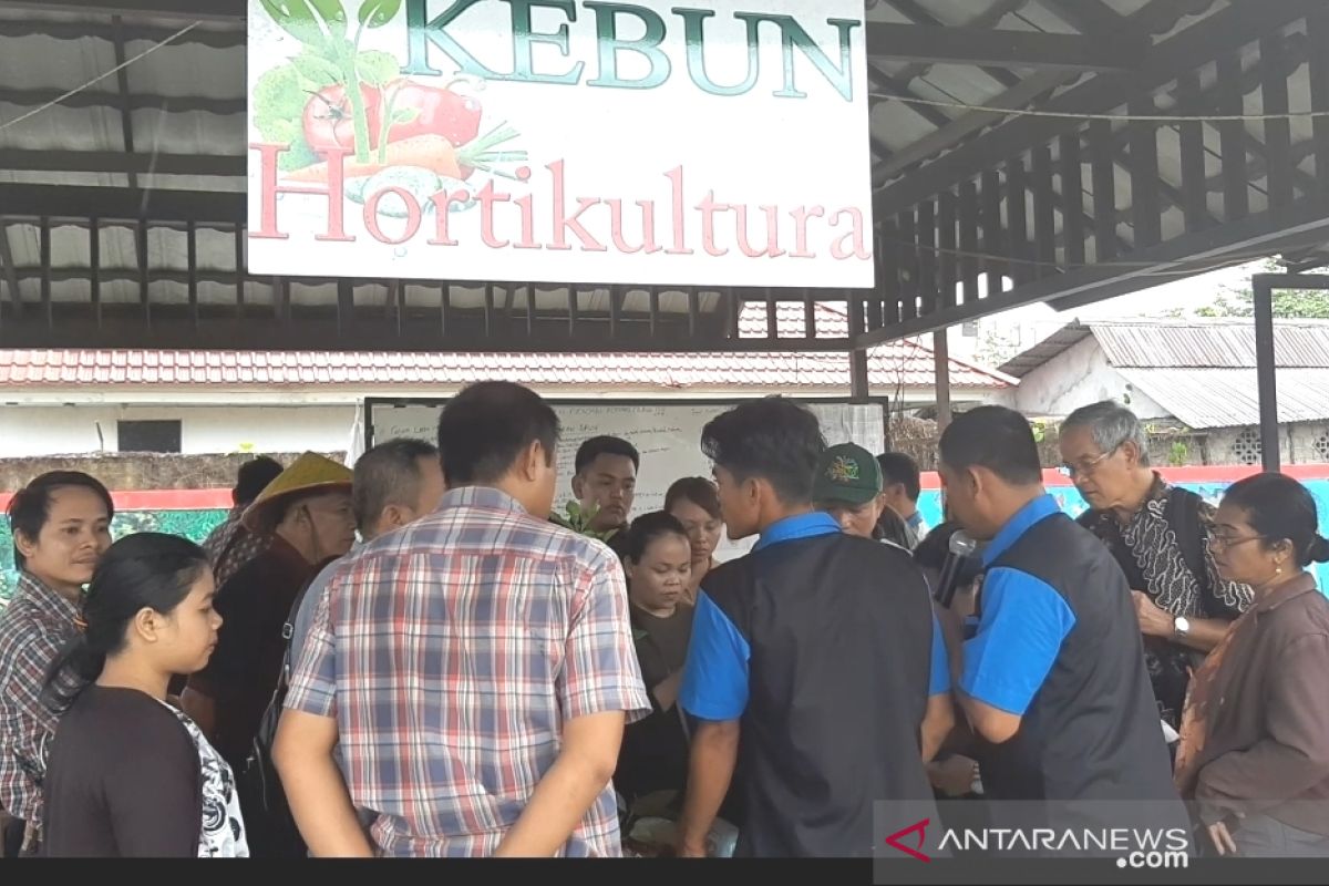 Dewan Adat Dayak Pontianak gelar pelatihan penangkaran benih dan hidroponik di Distan Kalbar