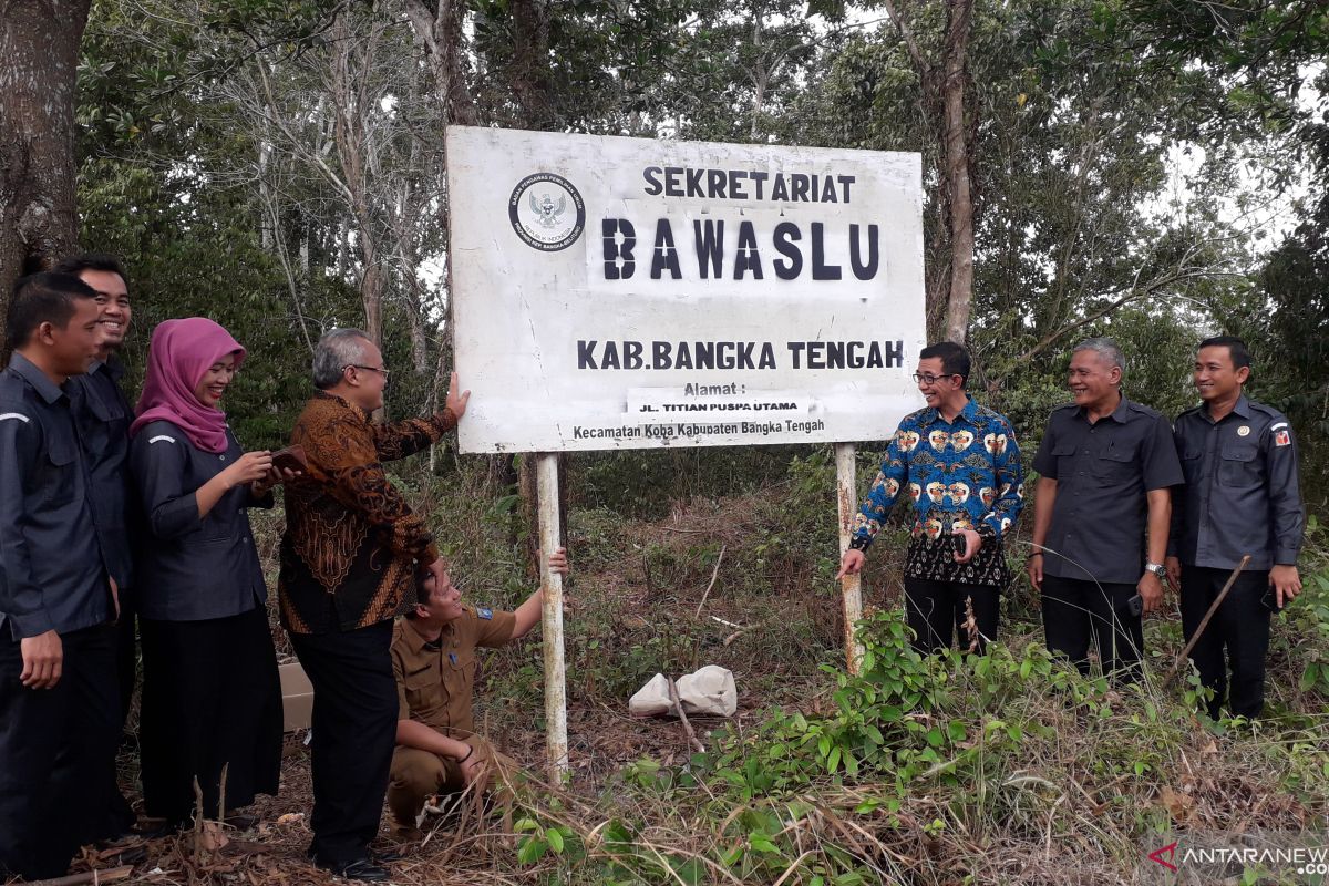 Pemkab Bangka Tengah hibahkan tanah untuk pembangunan Kantor Bawaslu