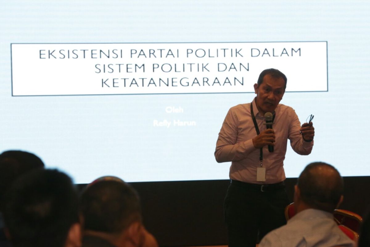 KPK dalami korupsi partai politik