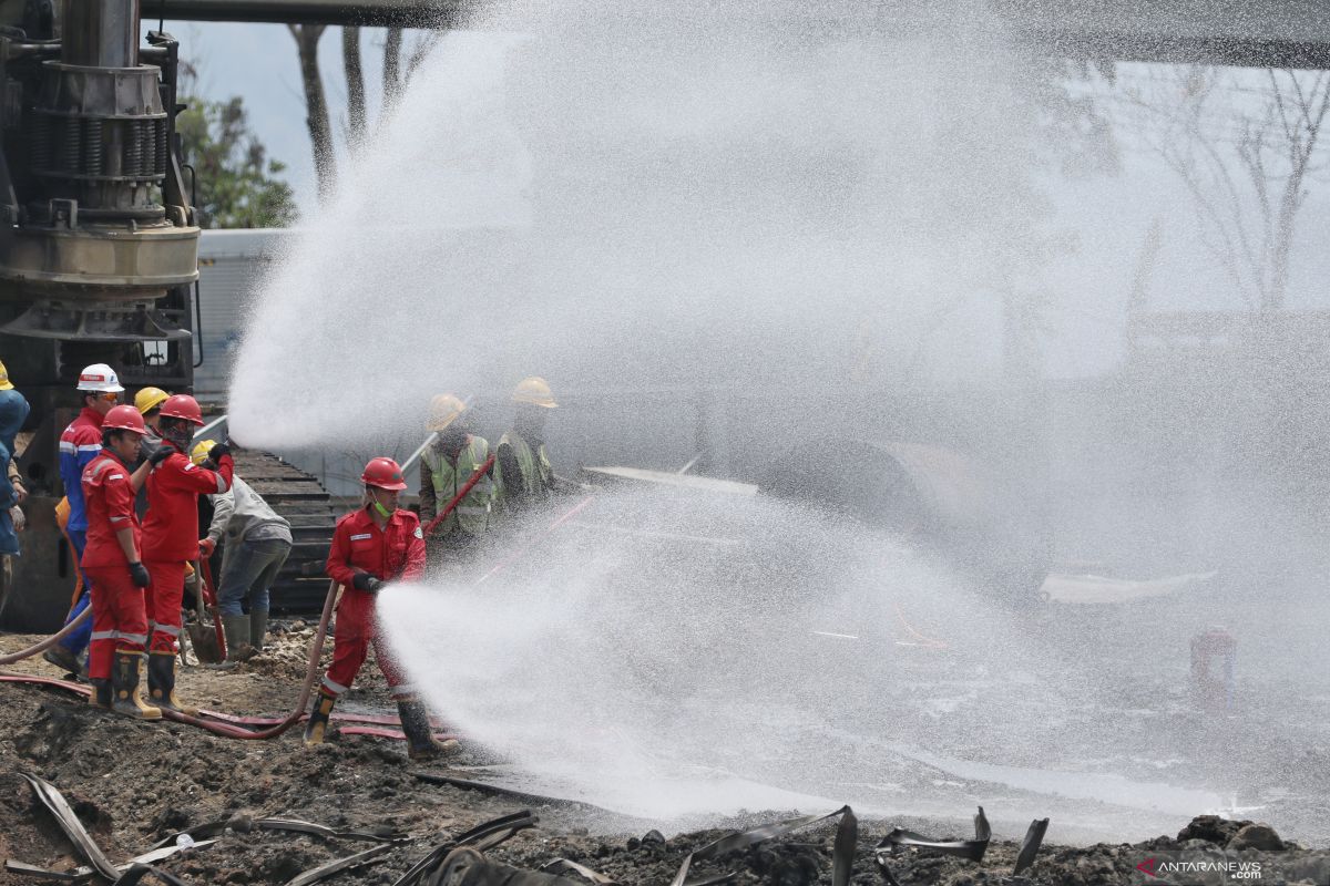 Sterilisasi, Pertamina sedot minyak sisa kebakaran pipa di Cimahi