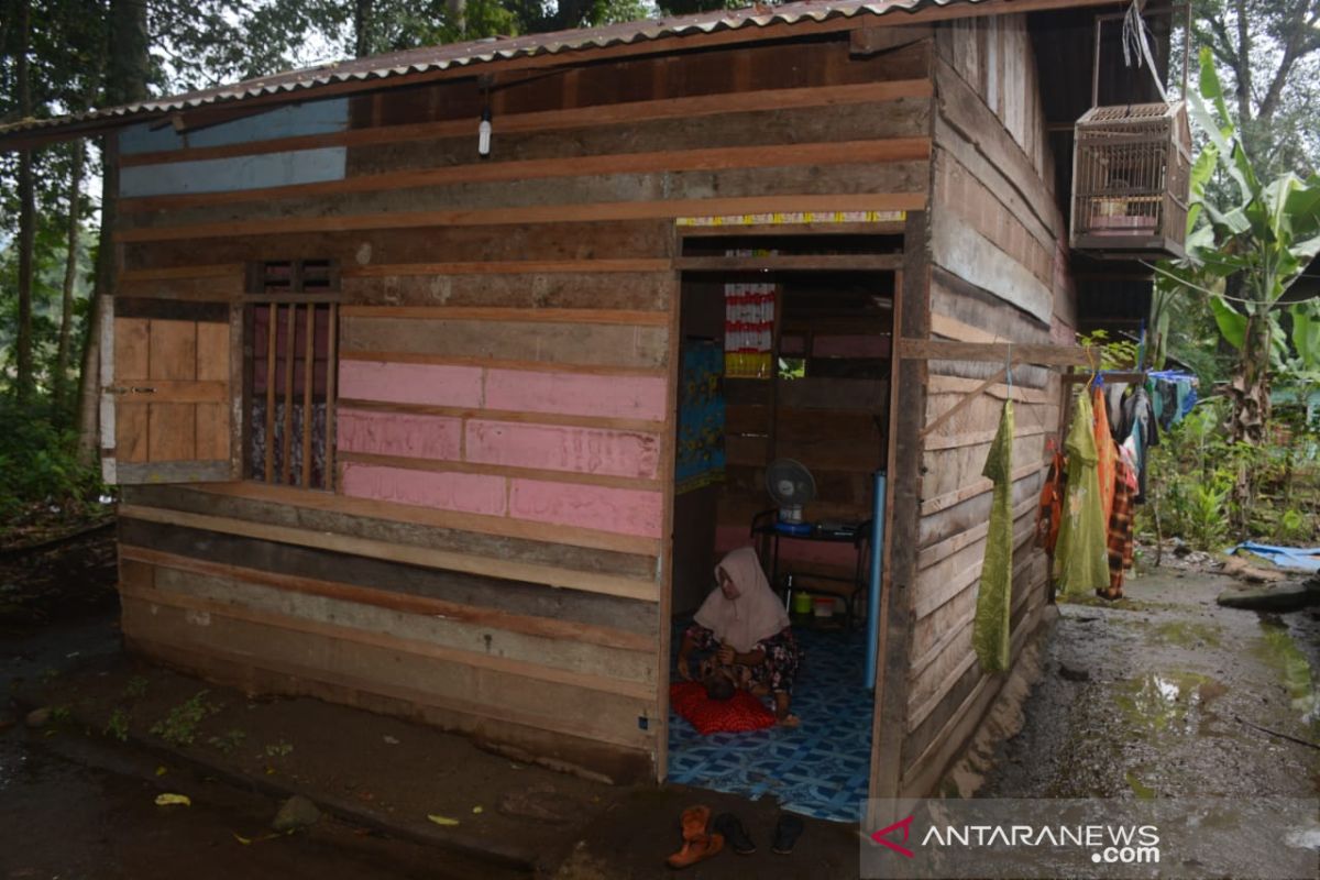 Hanif, bocah gizi buruk dari Padangsidimpuan  ini butuh  uluran tangan dermawan