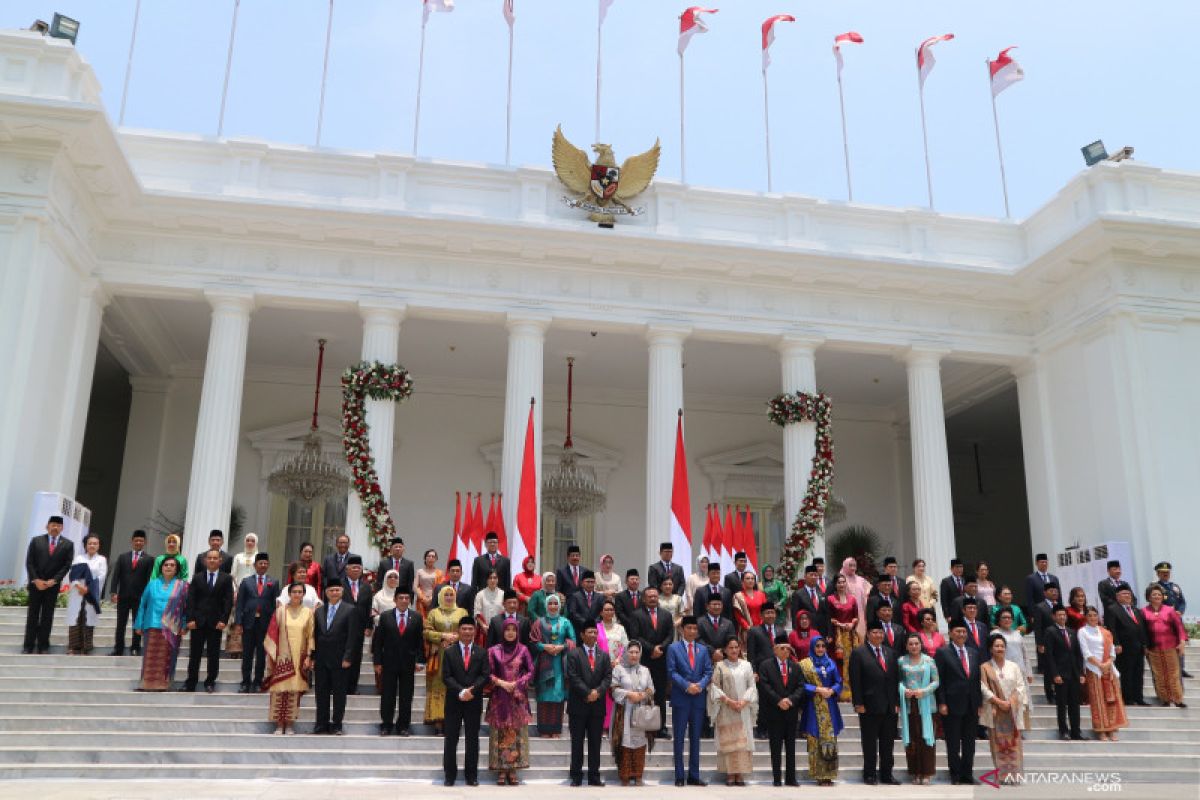 Presiden sebutkan alasan pilih menteri berlatar belakang parpol