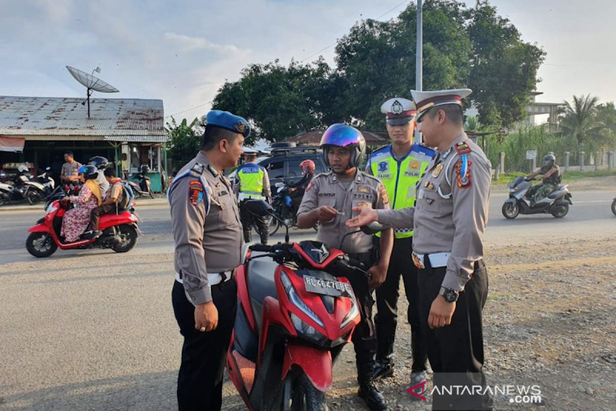 Hari pertama operasi zebra, polisi malah tilang polisi