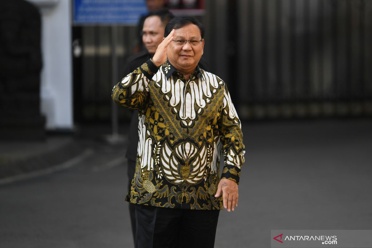 Hari pengumuman dan pelantikan, para menteri kenakan batik ke istana