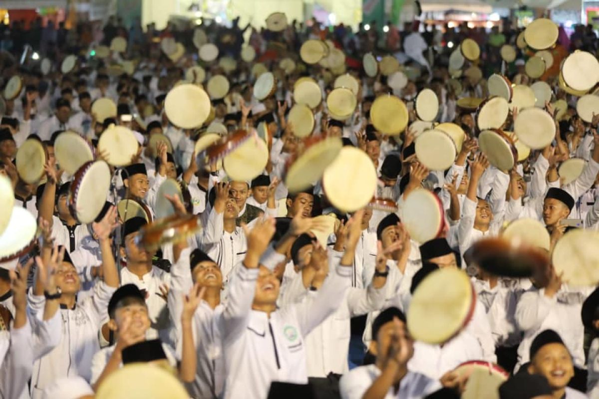 Parade seribu rebana meriahkan Hari Santri Nasional di Kota Madiun