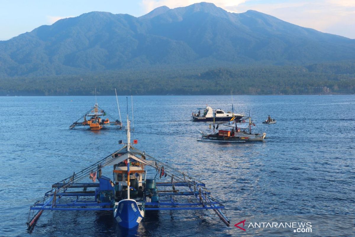 Kapal PSDP Tahuna tangkap tiga kapal nelayan Filipina