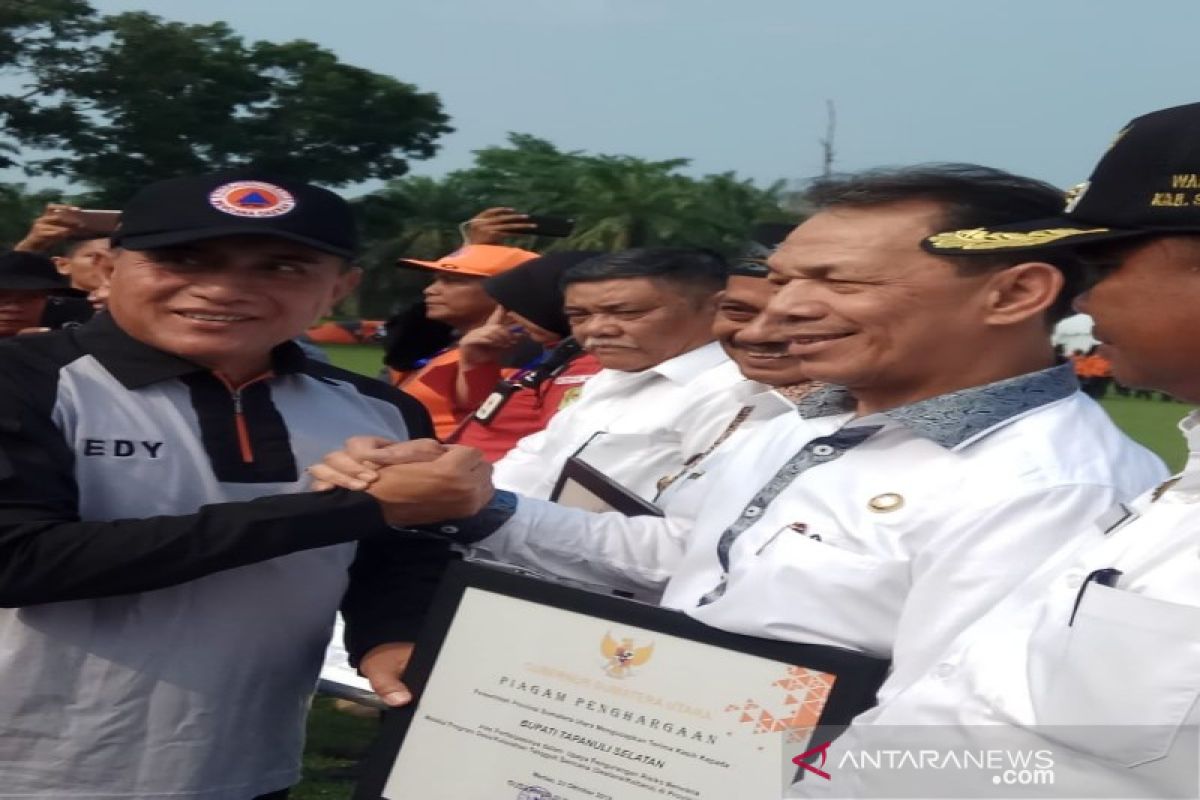 Tanggap bencana, Gubsu beri penghargaan kepada Bupati Tapanuli Selatan