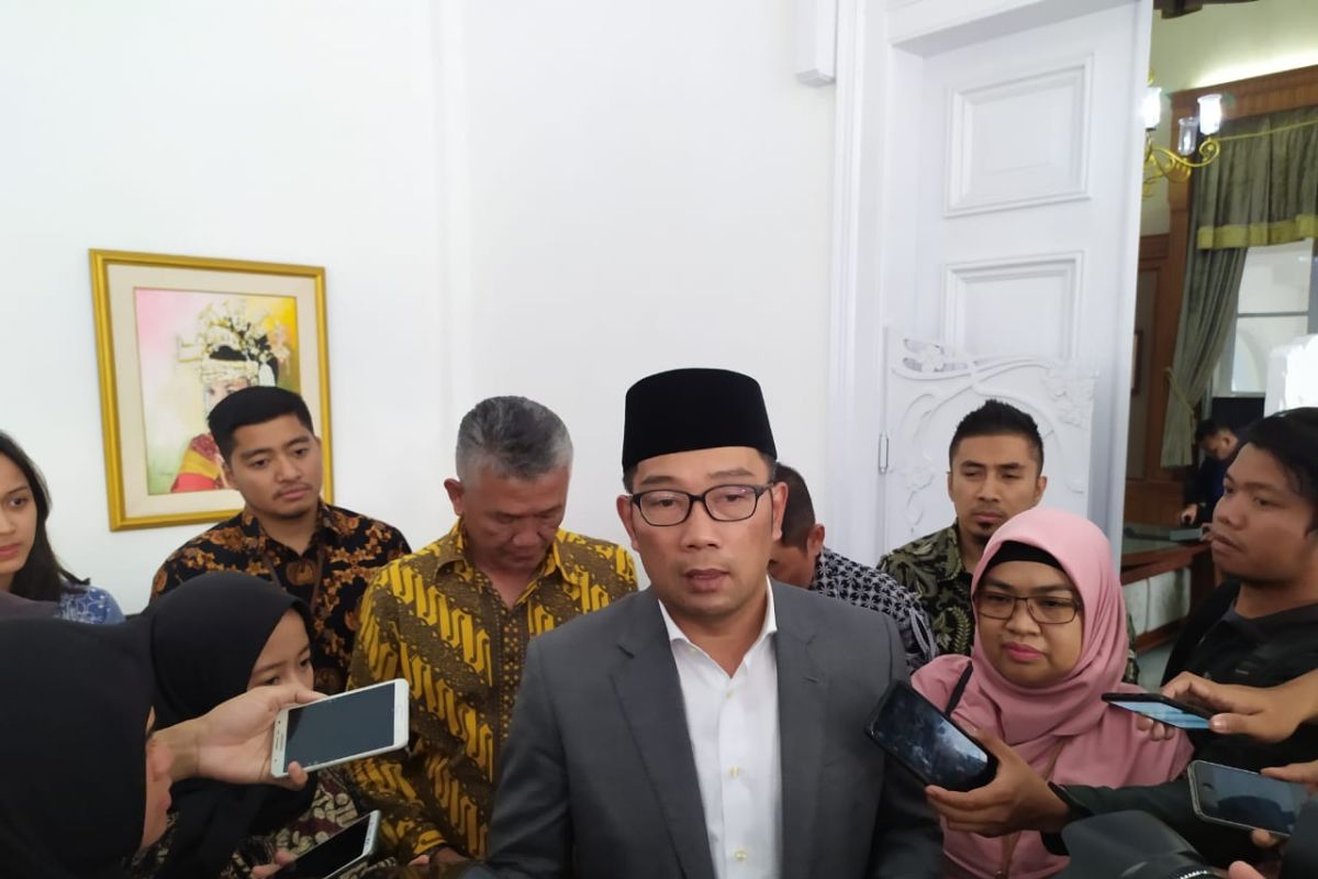 Gubernur Jabar akan panggil PT KCIC terkait kebakaran pipa Pertamina