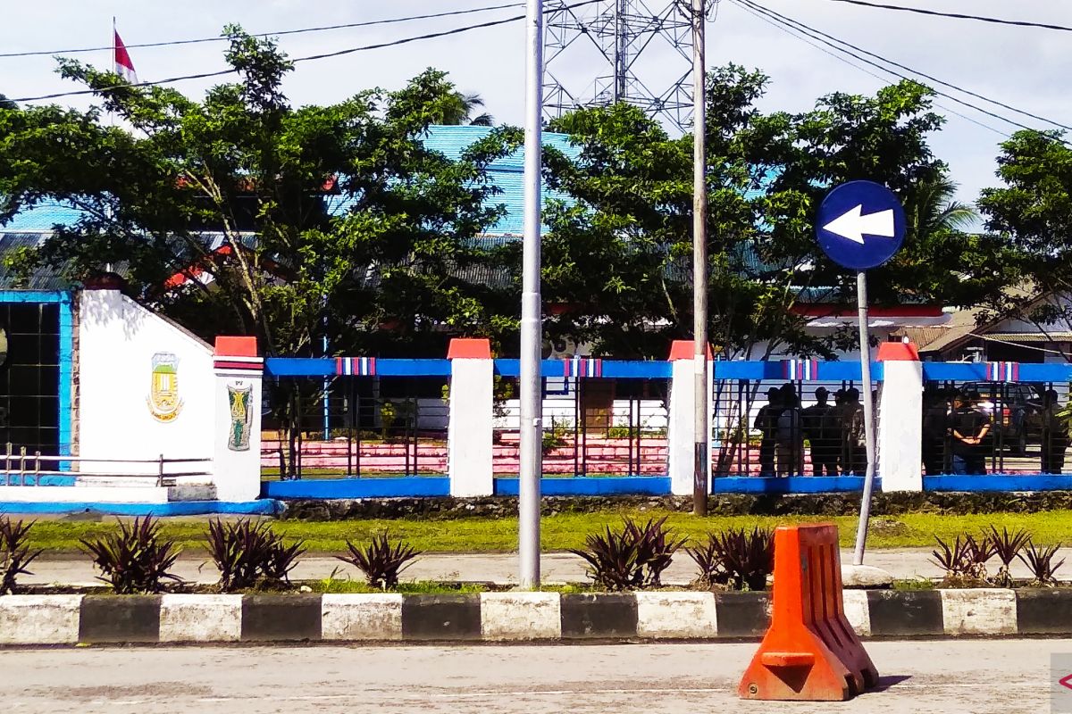 Aparat gabungan TNI-Polri perketat pengamanan gedung DPRD Biak Numfor