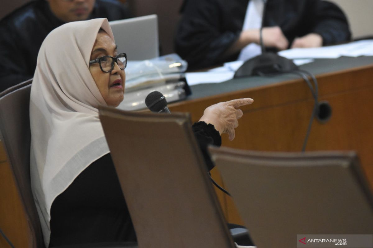 Mantan Menteri Kesehatan Siti Fadilah keluar penjara