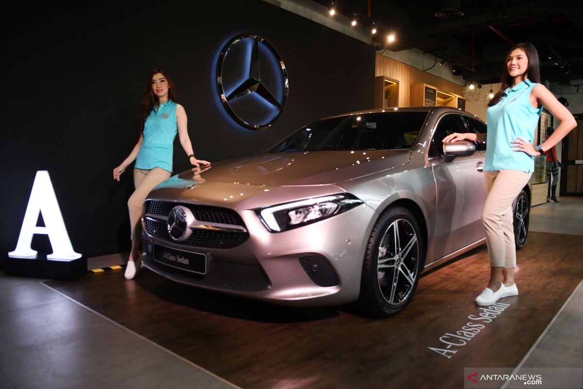 Merugi di kuartal kedua, Daimler setop produksi sedan di AS