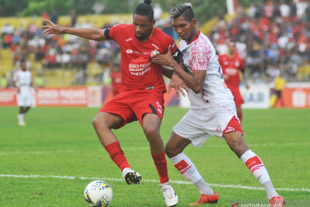 Pelatih Persipura sebut timnya beruntung menang di Padang