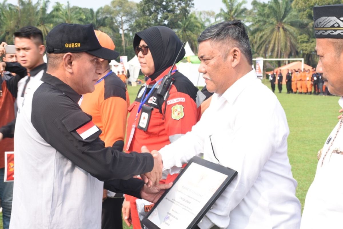 Pemkab Deliserdang terima penghargaan Kesiapsiagaan Bencana  Daerah