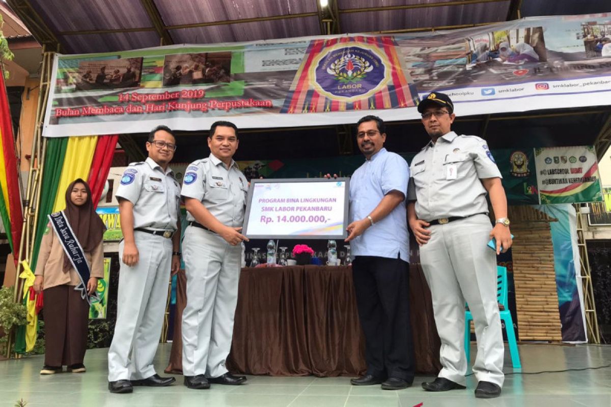 Bantuan CSR Jasa Raharja giring Pustaka SMK Labor Pekanbaru juara nasional