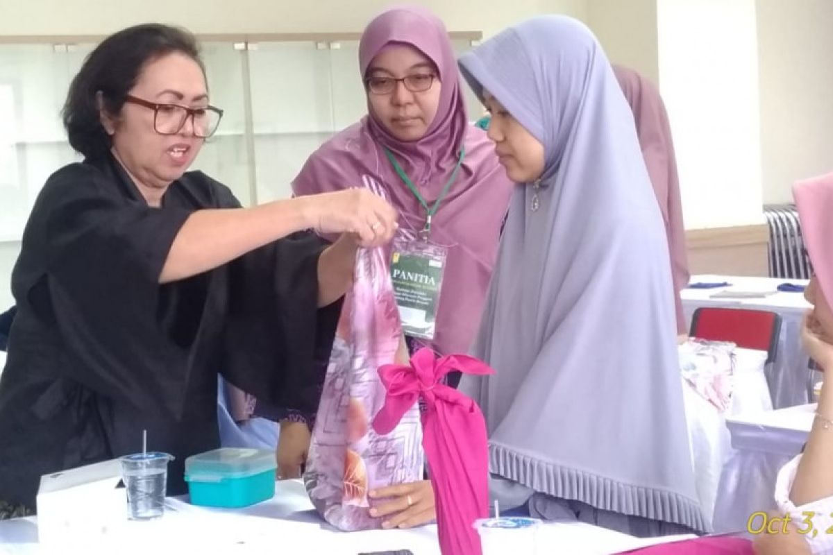 Vokasi UI canangkan 'Furoshiki' pengganti kantong plastik