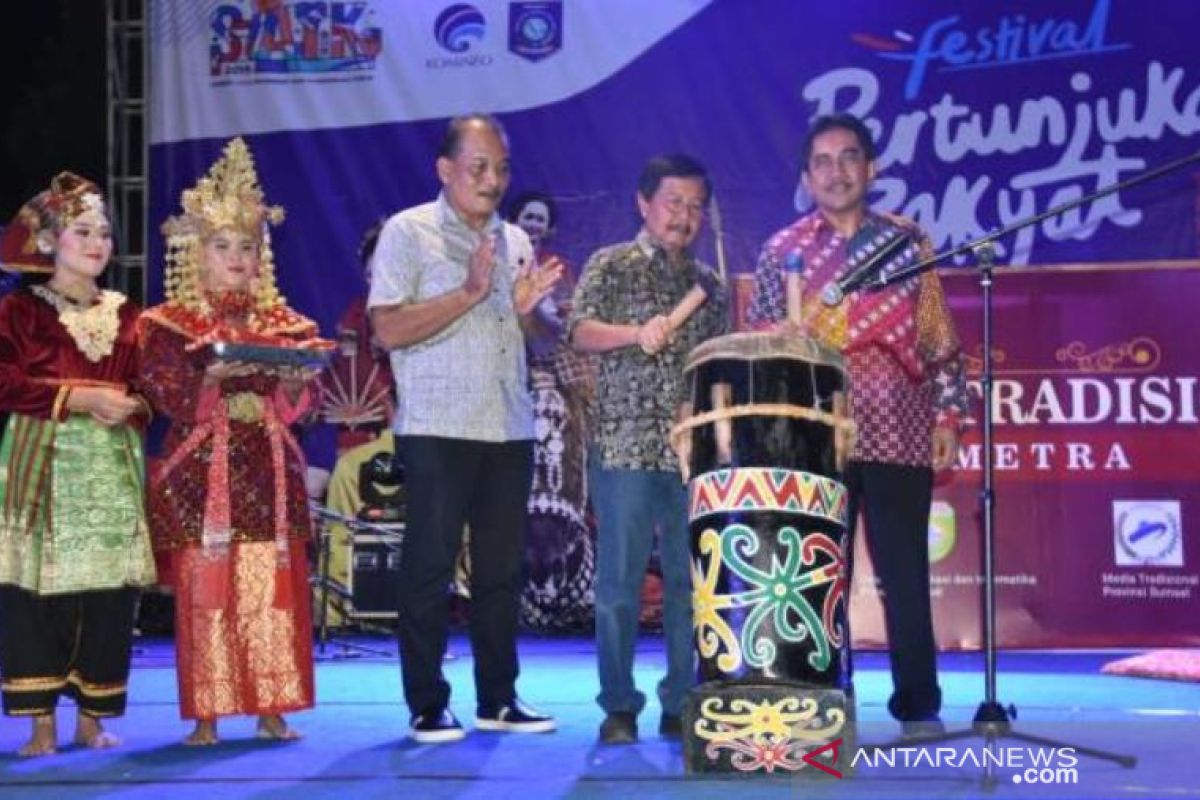 Wagub Babel buka pertunjukan rakyat tingkat nasional