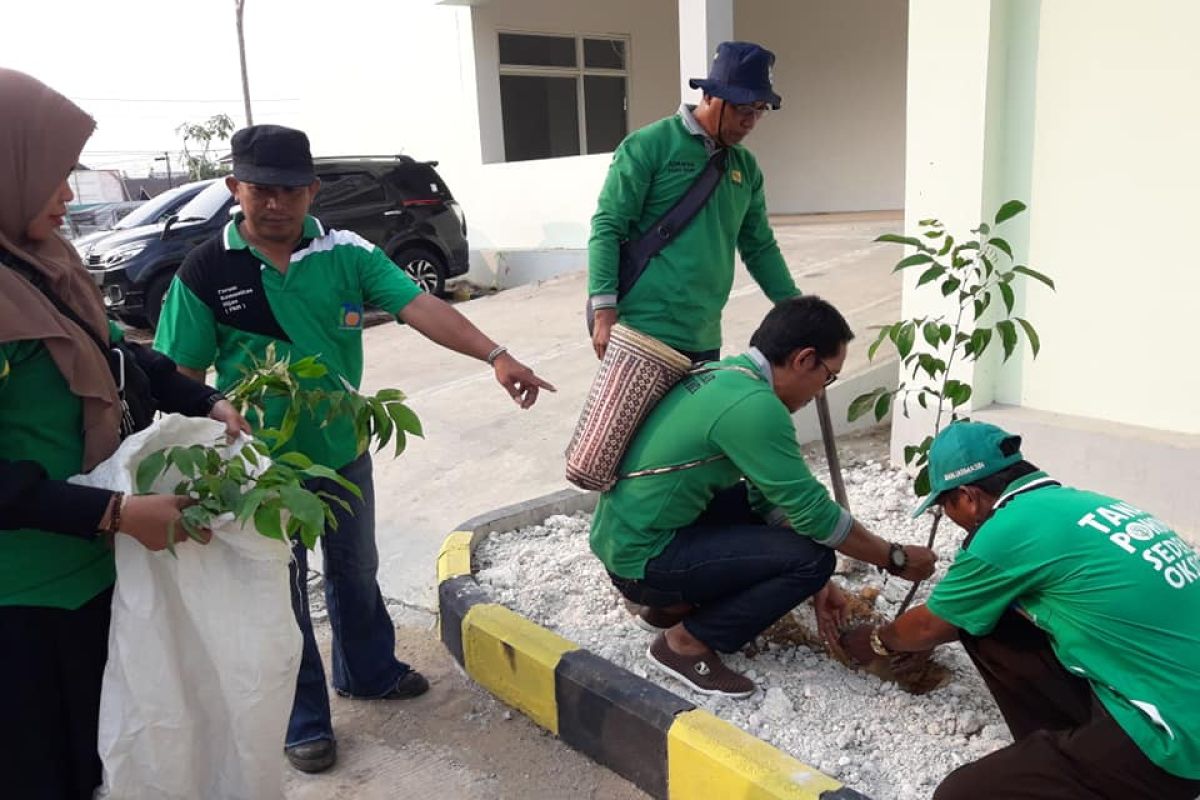 FKH Banjarmasin ikut hijaukan RS Sultan Suriansyah