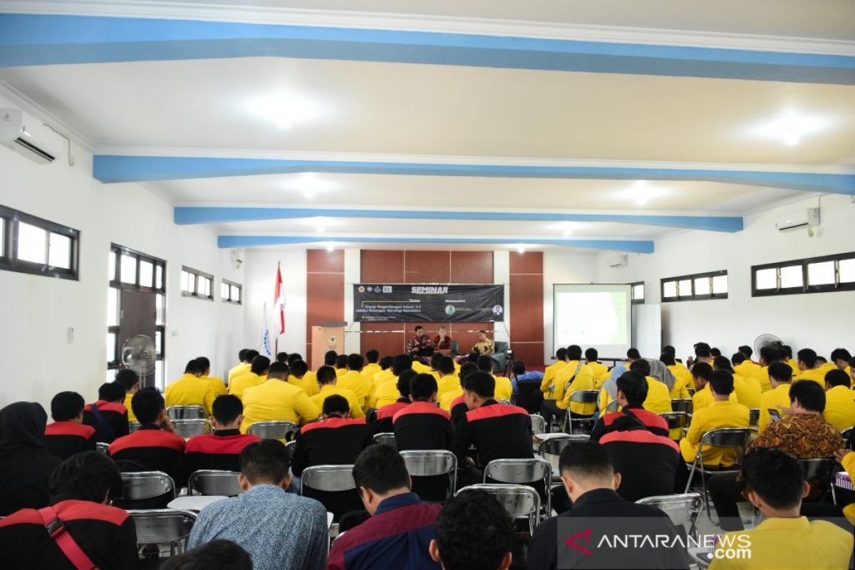 Mahasiswa harus temukan peluang besar dalam bidang industri