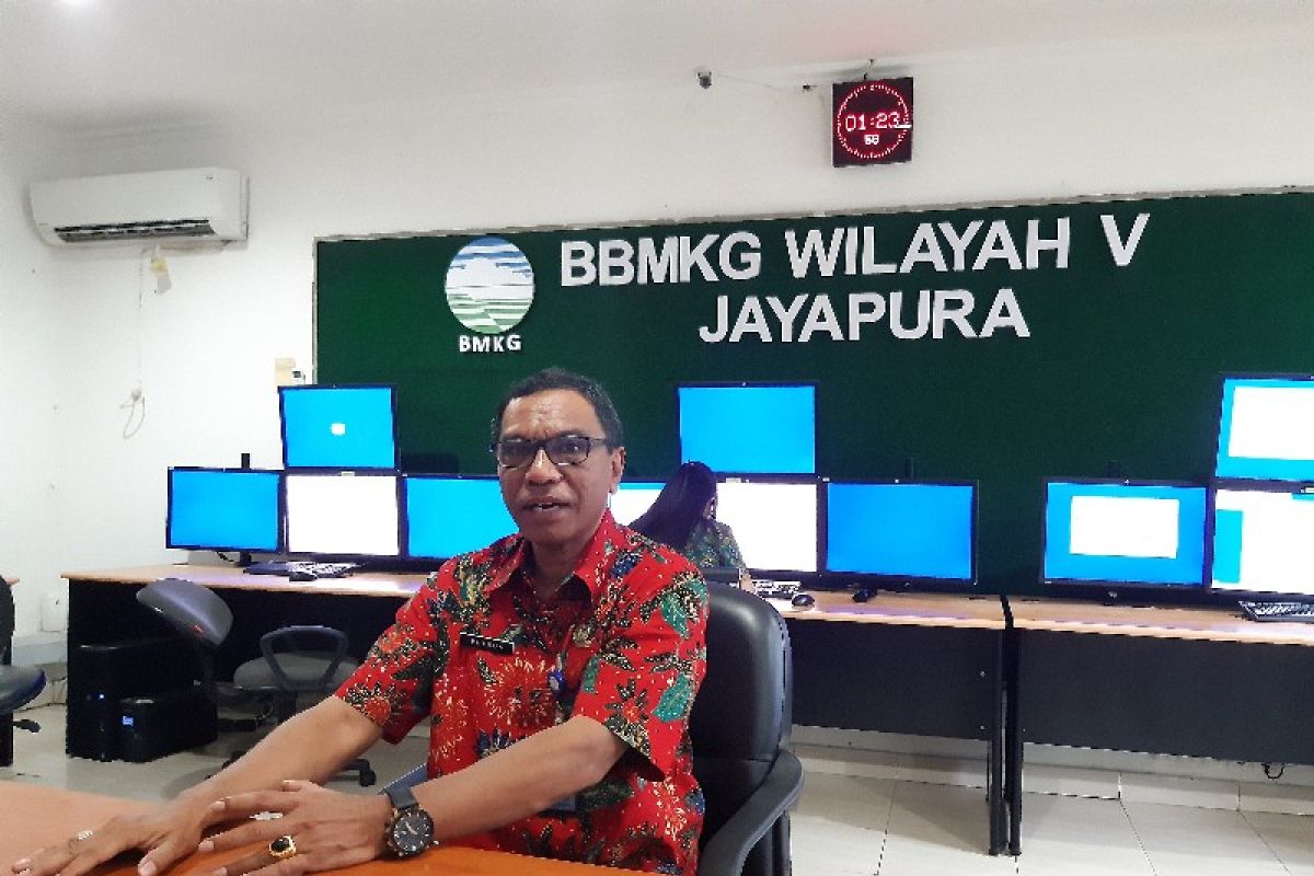 BBMKG Jayapura pasang 10 seismograf untuk deteksi gempa bumi-tsunami