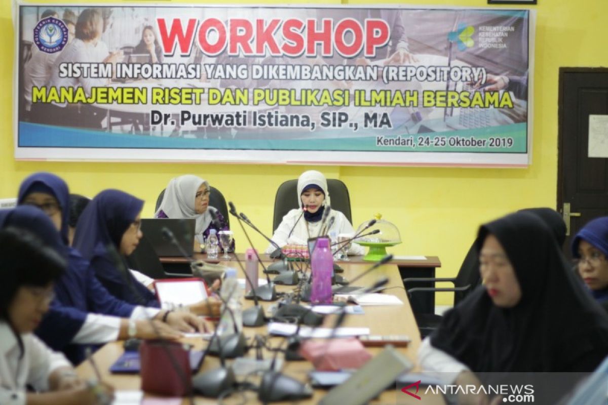 Poltekkes Kendari menggelar workshop manajemen riset dan publikasi ilmiah