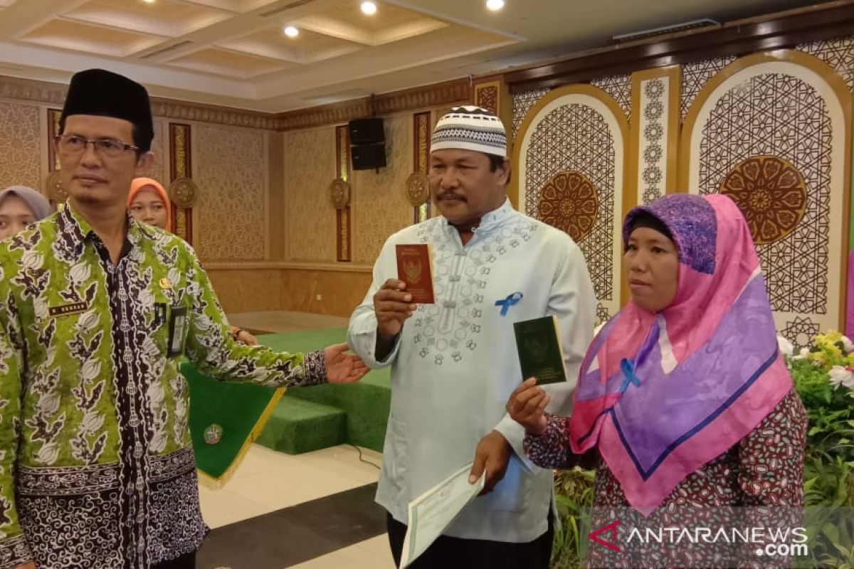 Pasutri baru miliki buku nikah setelah 15 tahun menikah