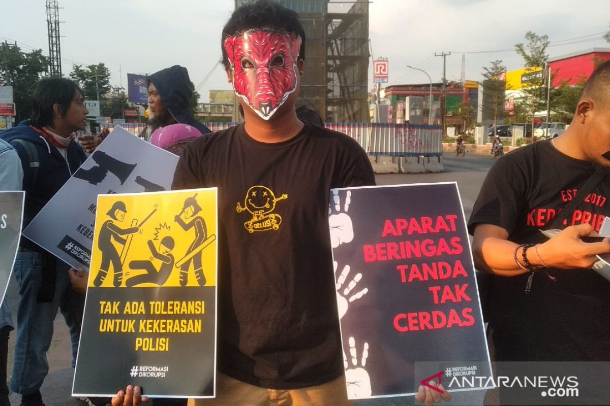 Koalisi Antikekerasan gelar aksi kampanye kreatif di Makassar