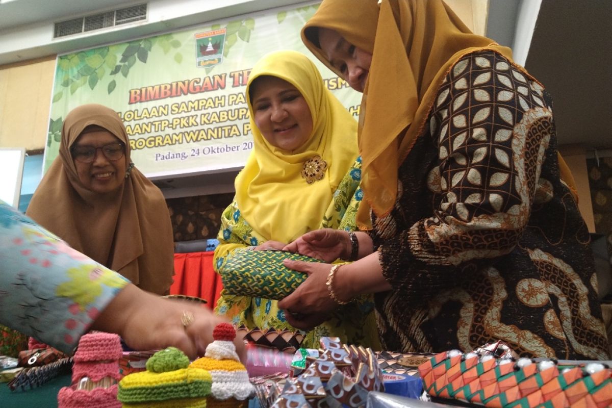 DLH Sumbar Serius tingkatkan kesadaran masyarakat dalam Pengolahan sampah