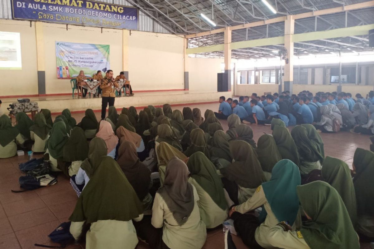 BPJS Ketenagakerjaan Cilacap kenalkan jaminan sosial ke generasi milenial