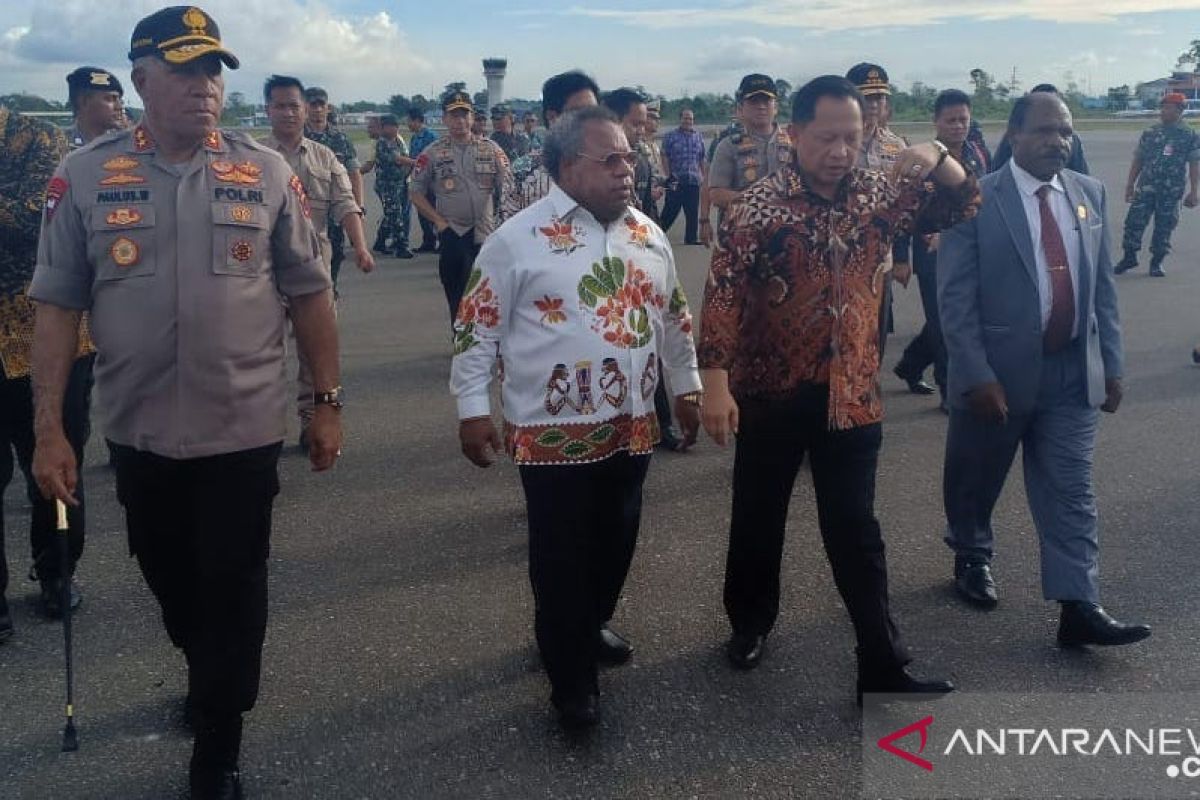 Mendagri bersama Plt Kapolri dan Panglima TNI bertolak ke Papua