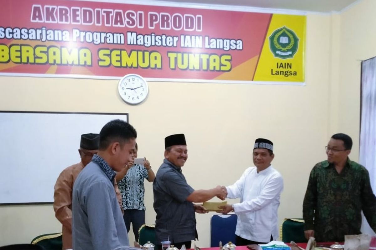 Pemko Langsa salurkan zakat Ibnu Sabil ke Institut Agama Islam Negeri