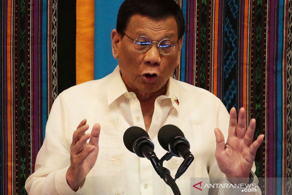 Duterte soal pelanggar karantina wilayah, 'Tembak saja'