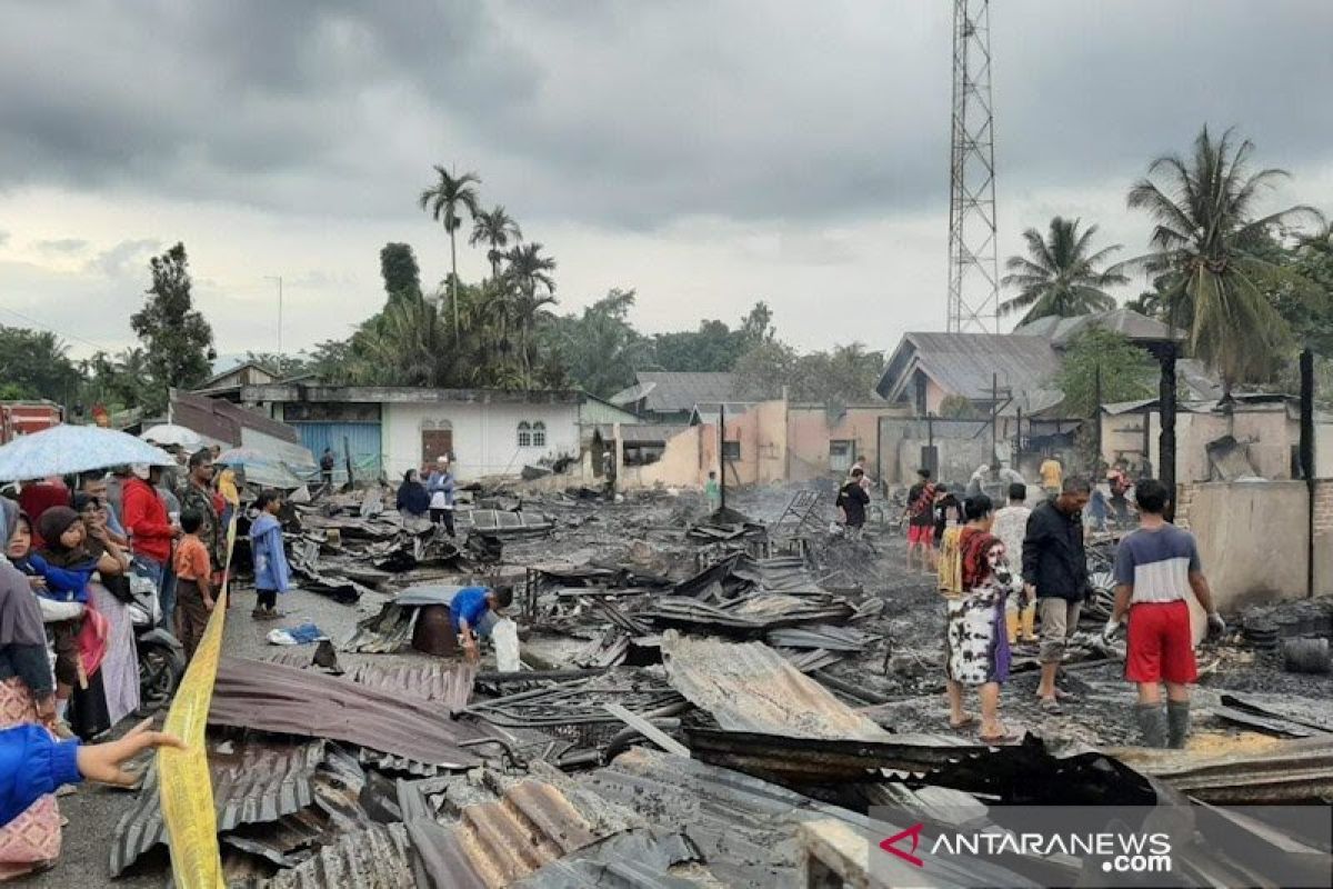 Pemerintah salurkan bantuan bagi korban kebakaran di Paya Bakong, Aceh Utara