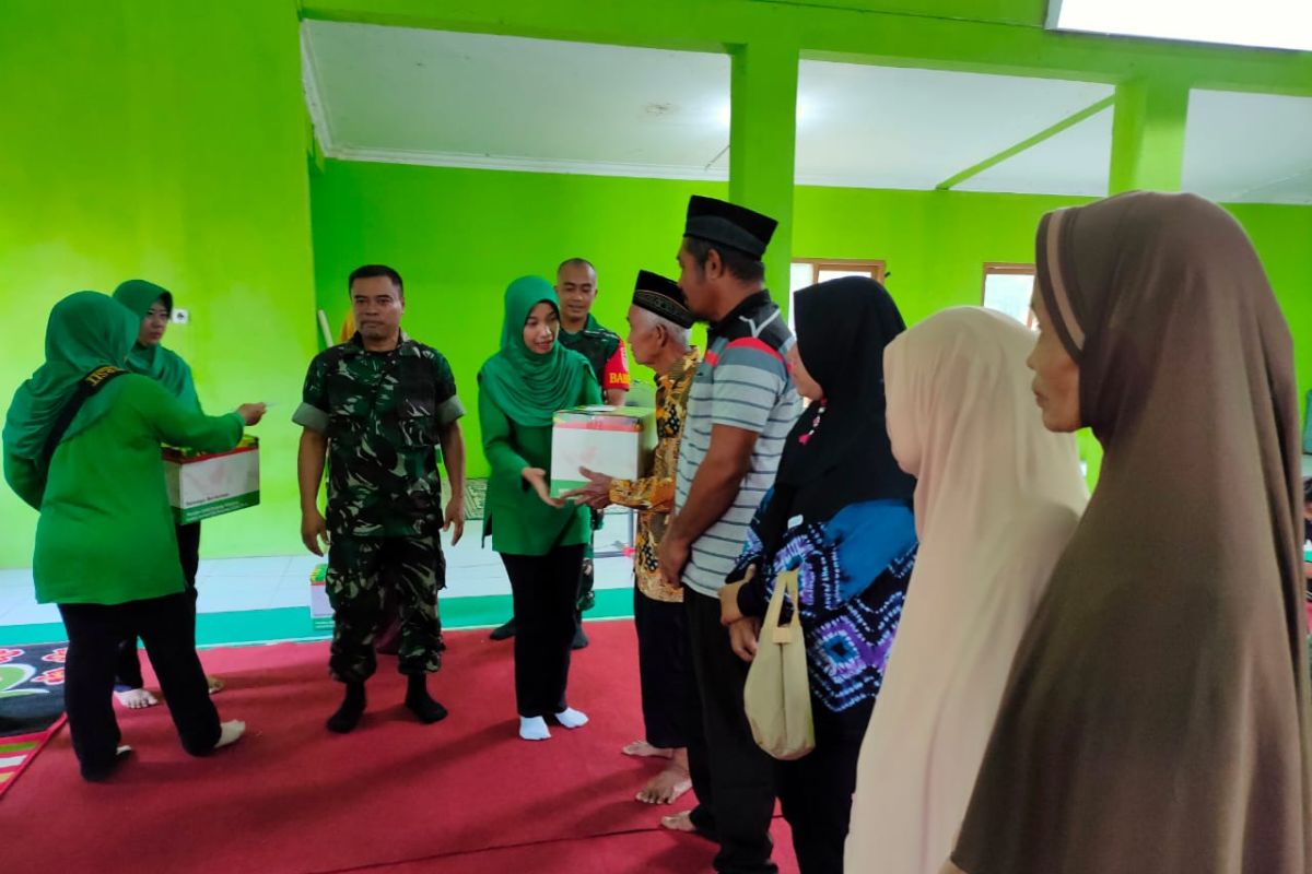 Mulawarman peduli bagikan 150 paket sembako