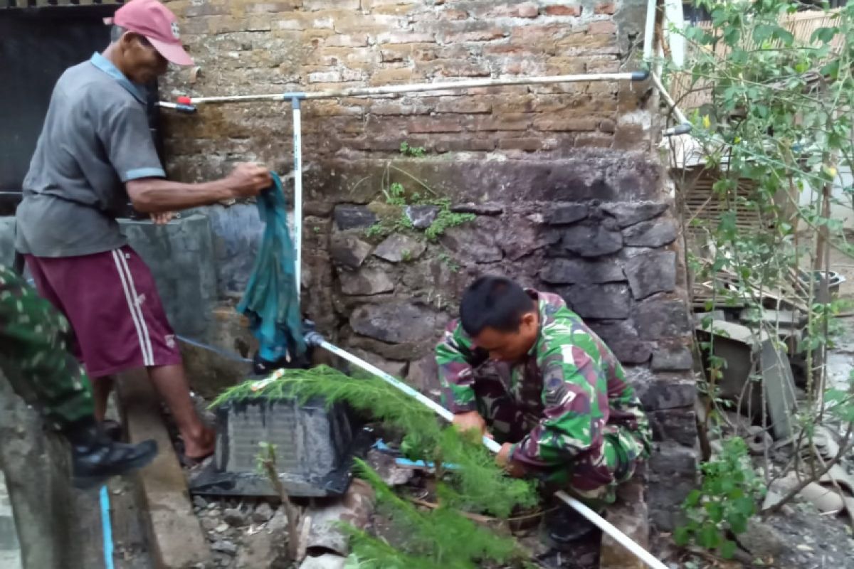 Satgas TMMD bantu warga peroleh air bersih