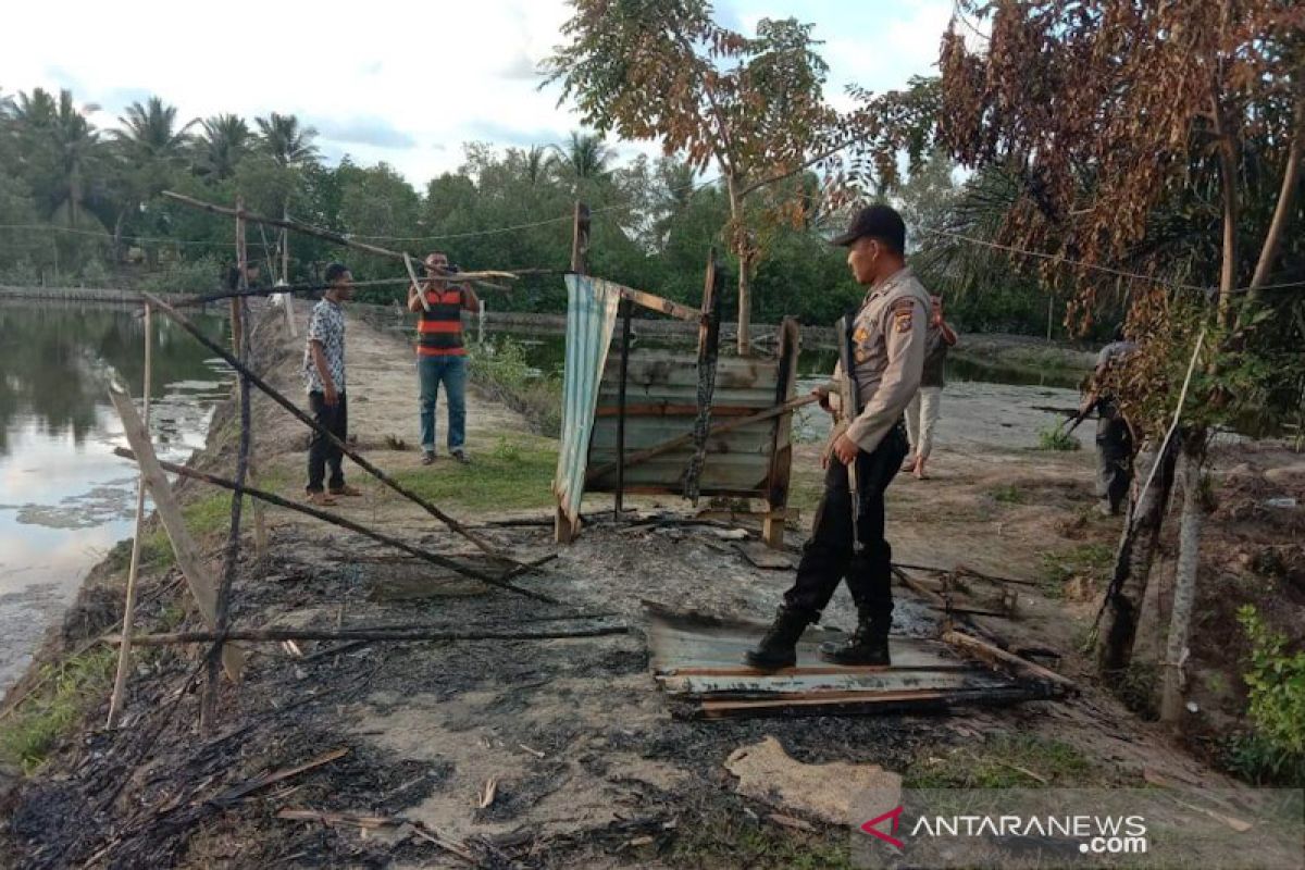 Warga bakar gubuk tambak di Aceh Utara, diduga tempat nyabu