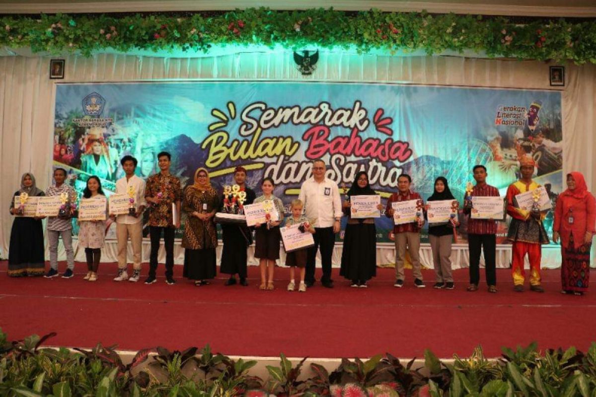 Kantor Bahasa NTB mengajak masyarakat cintai bahasa Indonesia