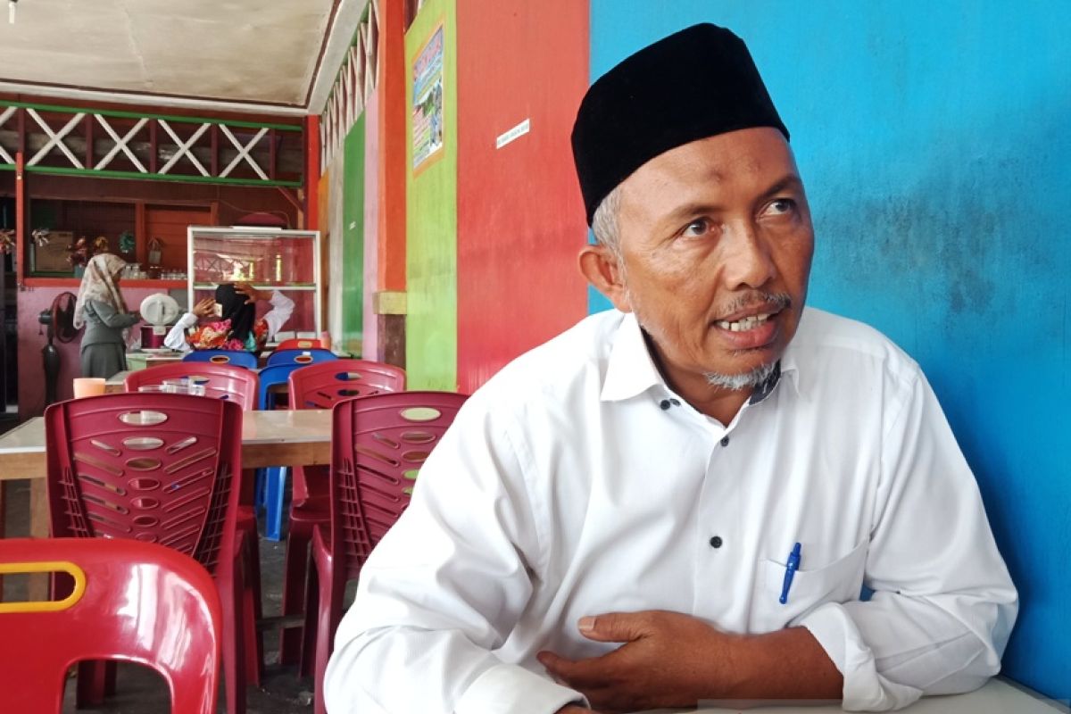 Aceh Barat bagikan 9.000 bibit kelapa dalam untuk ekonomi  petani