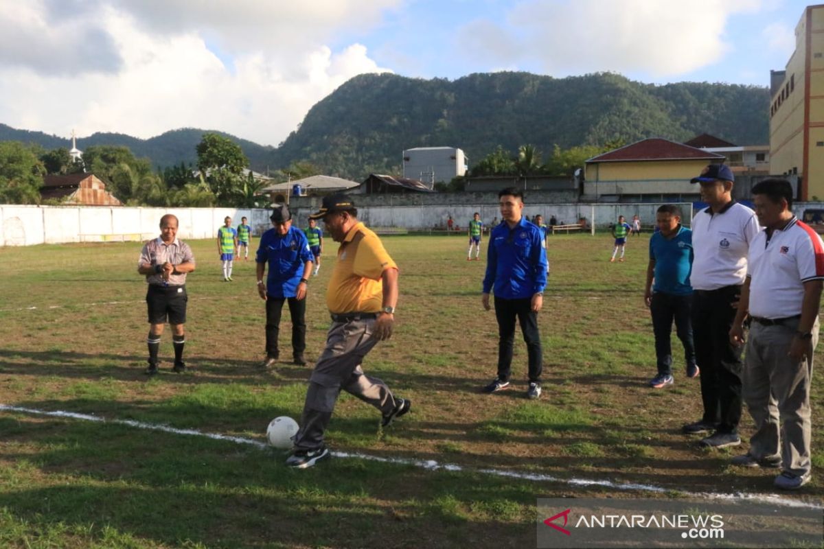 Sepak bola - Kepulauan Sangihe gelar turnamen U-40