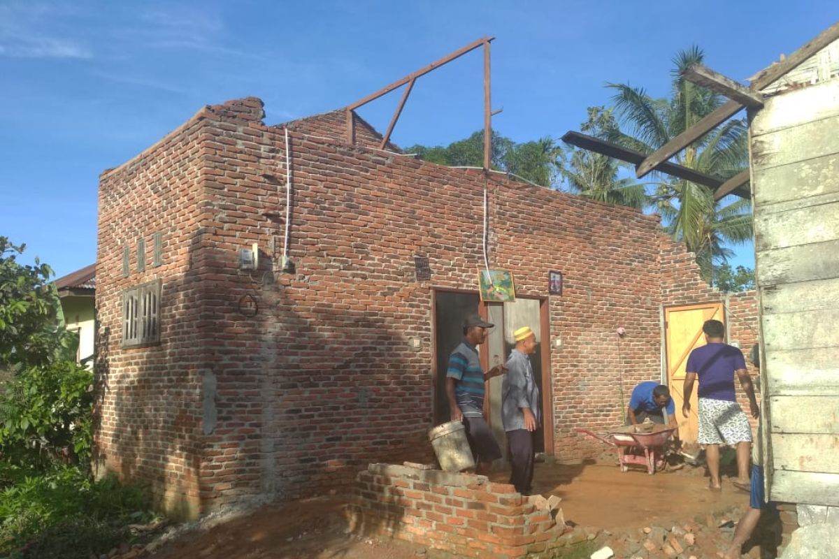 Puting beliung landa Langkat, tiga rumah warga rusak