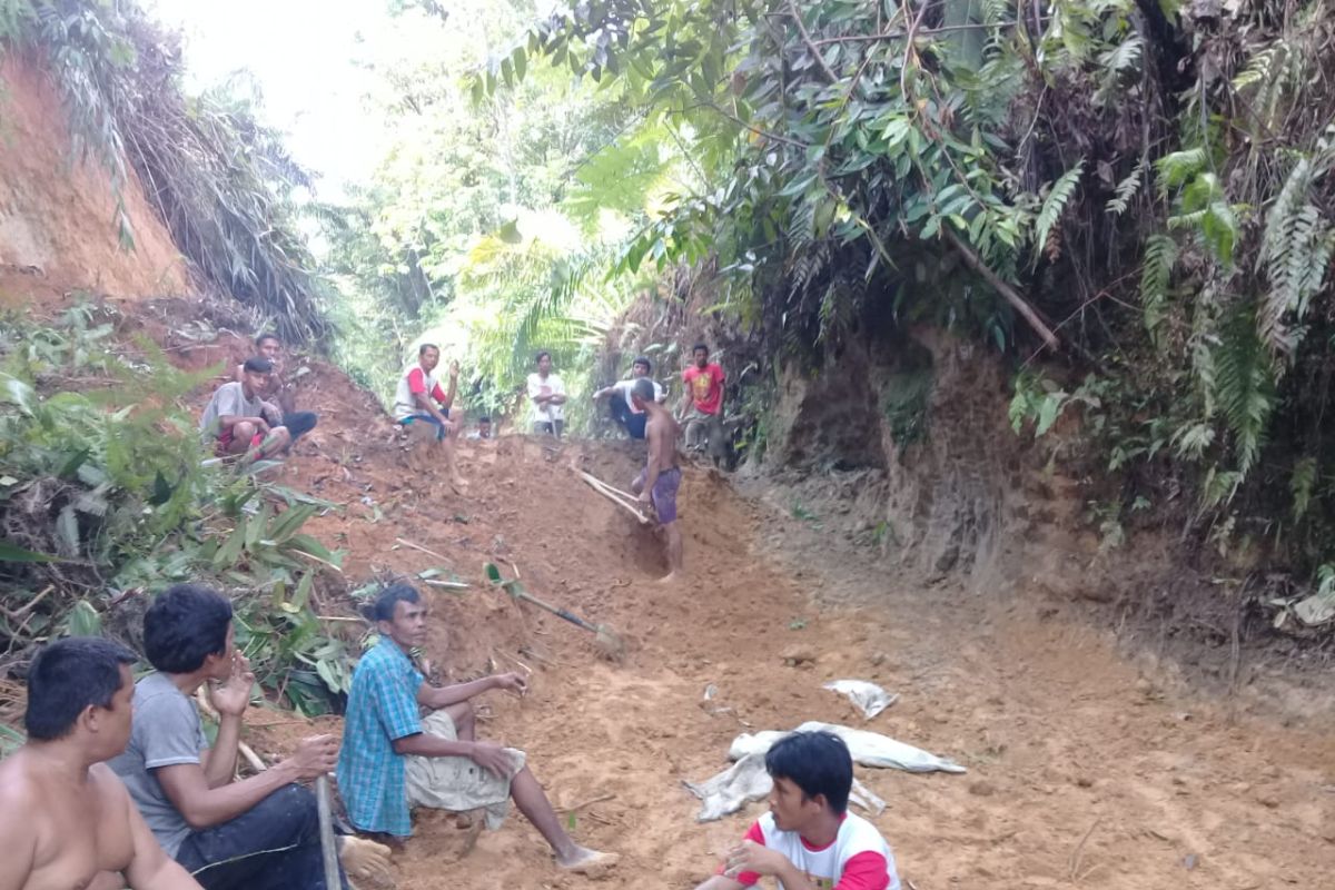 Longsor dan banjir melanda Kecamatan Kuala Kabupaten Langkat