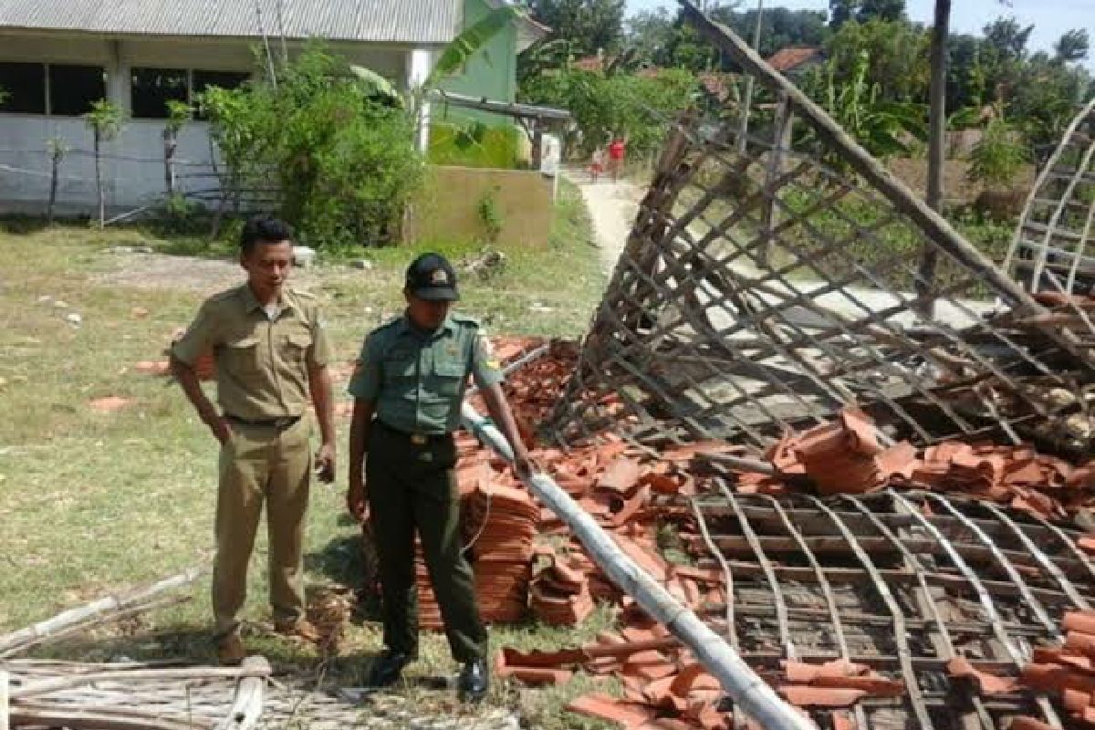 BPBD Pamekasan: Waspadai angin kencang saat pergantian musim