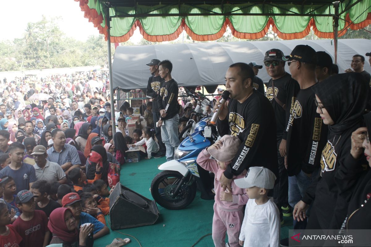 Ribuan warga Kecamatan Haruyan ikuti jalan santai Relawan ZA