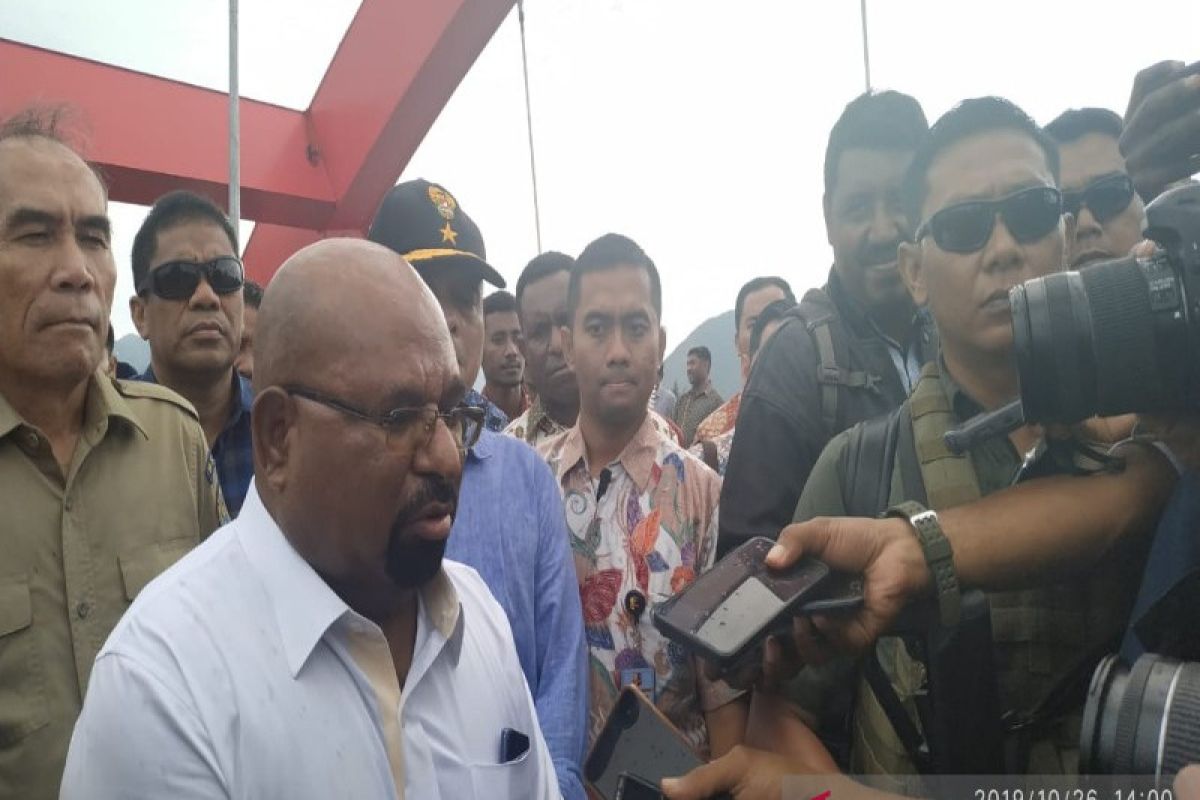 Gubernur Papua minta Luhut ikut menawarkan investasi PLTA Mamberamo
