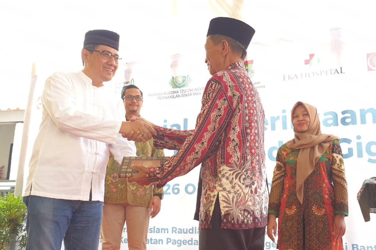 Ratusan warga antusias ikuti pengobatan gratis Sinar Mas Land