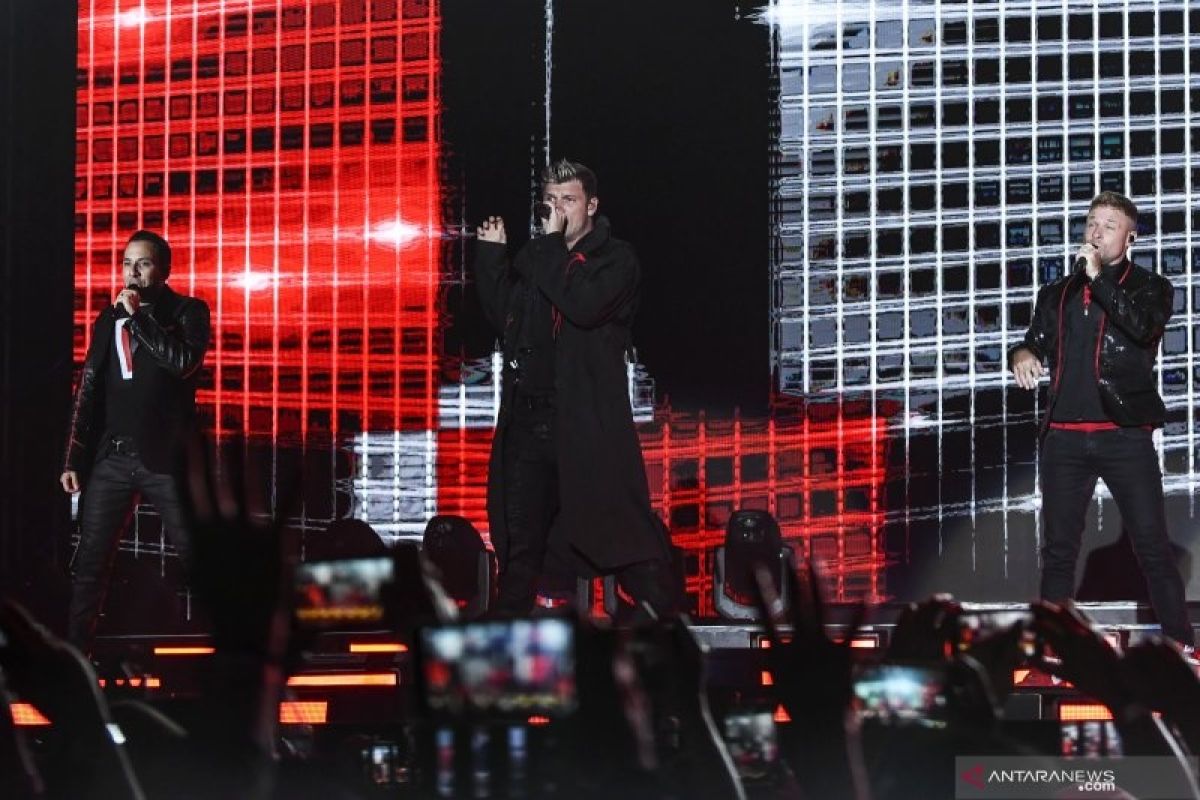 Backstreet Boys ajak penggemar untuk bernostalgia pada konsernya di Jakarta